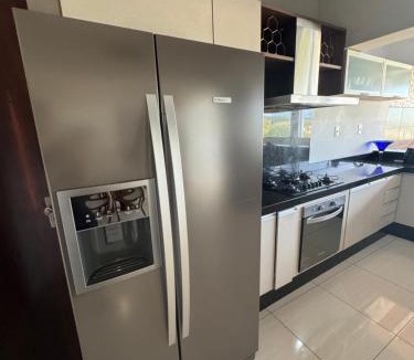 Barbacena Apartment | Apartamento 3 Quartos com garagem para 2 carros, até 8 Hóspedes e 1 Criança, espaçoso e familiar