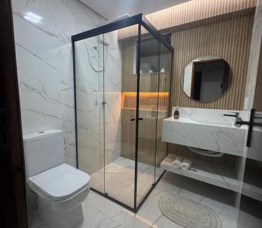 Barbacena Apartment | Apartamento 3 Quartos com garagem para 2 carros, até 8 Hóspedes e 1 Criança, espaçoso e familiar