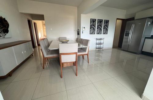 Barbacena Apartment | Apartamento 3 Quartos com garagem para 2 carros, até 8 Hóspedes e 1 Criança, espaçoso e familiar
