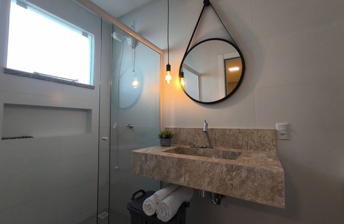 Centro Apartment | Apartamento com 2 Dormitórios no Centro de Bombinhas - Refúgio Praiano
