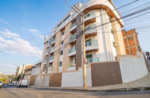 Sao Pedro Apartment | Apartamento com Varanda perto da UFJF e do Aeroporto