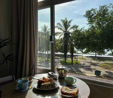 Centro Apartment | Apartamento com Vista pro Mar no Centro de Ubatuba - 2 Quartos, Cozinha Completa e 01 vaga de Garagem