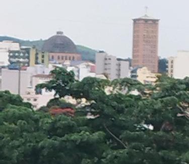 Aparecida Apartment | Apartamento da Família em Aparecida-ar-sacada-2garagens