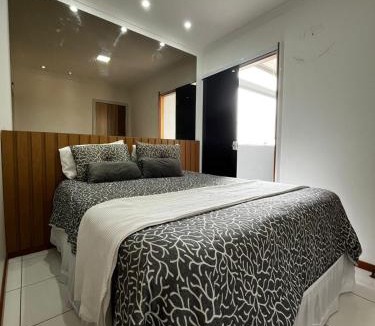Divino Espirito Santo Apartment | Apartamento de 4QTS a 1200m da Praia de Itapuã