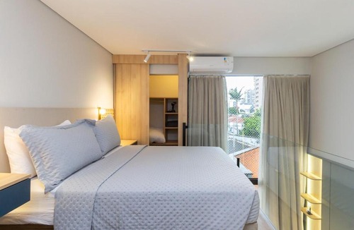 Chacara Santo Antonio Apartment | Apartamento Duplex Premium acomoda até 4 pessoas com varanda perto do metrô