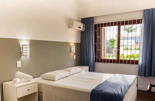 Jurere Apartment | Apartamento duplex térreo 01, Jurerê, 350m da Praia JUR181