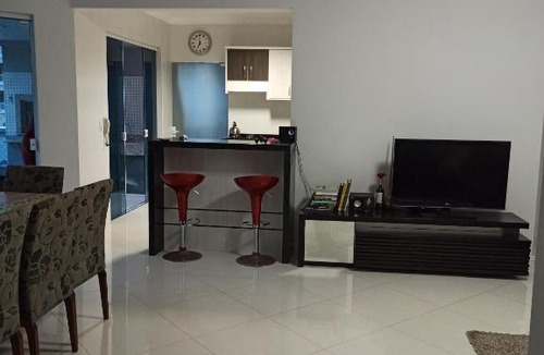 Castelo Branco Apartment | Apartamento em Meia Praia - SC