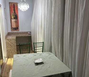 Central - West Region Apartment | Apartamento localizado no centro da cidade