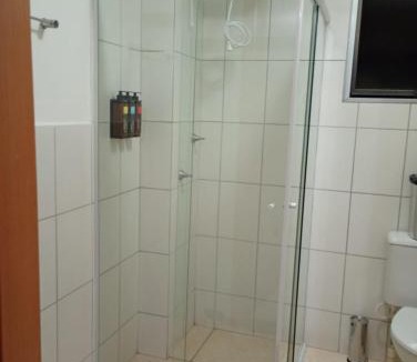 Shopping Park Apartment | Apartamento Novo e Impecável - 2 quartos com Ar - Para até 6 pessoas - Elevador e 2 Garagens - Zona Sul - Próx Parque UNA e Uberlândia Shopping