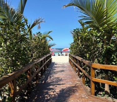 Ingleses Norte Apartment | Apartamento Pé na Areia com Vista para Praia dos Ingleses