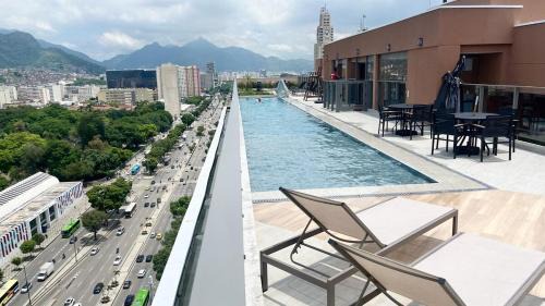 Porto Maravilha Apartment | Apartamento para 4 pessoas na frente do metrô e com piscina no Rooftop