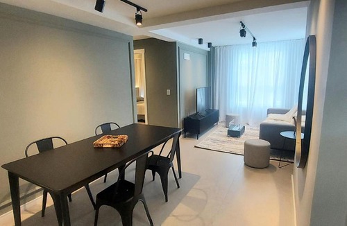 Imigrante Apartment | Apartamento Sofisticado Metalic