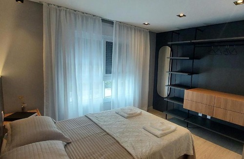 Imigrante Apartment | Apartamento Sofisticado Metalic