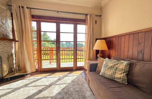 Vila Inglesa Apartment | Apartamento Vintage Com Vista no Capivari by HospedaHost