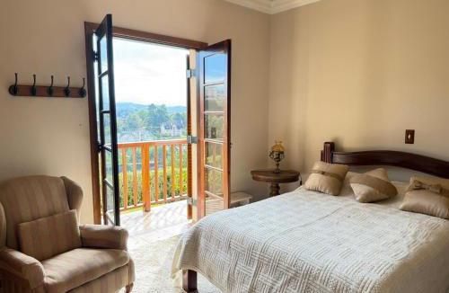 Vila Inglesa Apartment | Apartamento Vintage Com Vista no Capivari by HospedaHost