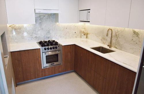 Campina do Siqueira Apartment | Apartamentos de 1 e 2 quartos com garagem próximo ao Parque Barigui Domo Hospedagem