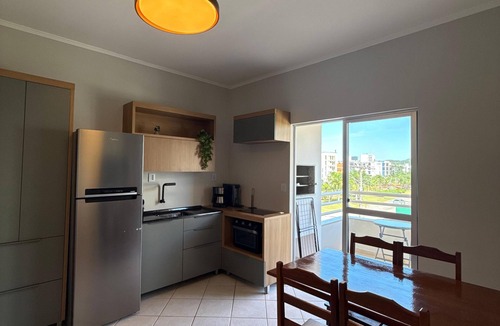 Governador Celso Ramos Apartment | Apartment on Palmas Beach with ocean view, 250m from the sand.