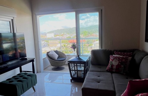 Jurere Apartment | Apartment in the open shopping center in Jurerê Internacional.