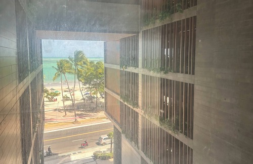 Pajucara Apartment | Apartment with balcony, double Wi-Fi, seafront of Pajuçara in Maceió, 24-hour reception