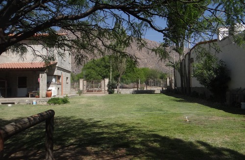 Cafayate Apartment | Apartment with swimming pool, rural area, mountain view, only 1 km from downtown
