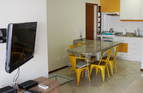 Cachoeira do Bom Jesus Apartment | Apt 02 bedroom, with pool, 150 m. of the sea, check it out!