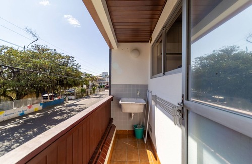 Canasvieiras Apartment | Apt 6 min From the sea in Canasvieiras-sc Rba201