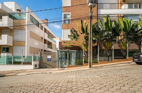 Joao Paulo Apartment | Apt Close to Beach & Floripa Shopping [eaz305]