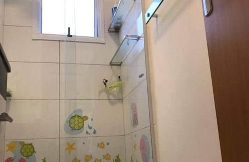 Toninhas Apartment | Apt Ubatuba: Ar Cond., Estac., Elev., Port. 24h - Wifi Grátis! Jd. das Palmeiras