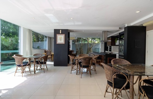 Florianopolis Apartment | Apt With Charming Sea View in Itacorubi Cmr204