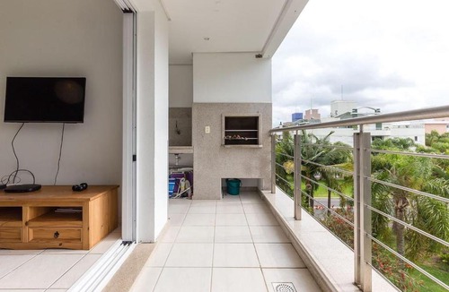 Jurere Apartment | Apt with pool 250m from Jurerê Beach AYA201