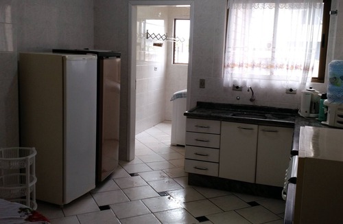 Guaratuba Apartment | Apto 14 Guaratuba 2 blocks from Christ's beach, Wi-Fi, 2 garages, Sky