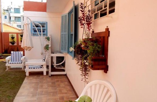 Ingleses Centro Apartment | Apto 8 - cozinha - garagem - ar - 250 m do mar