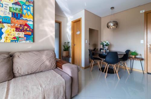 Garcia Apartment | Apto a 10 min da Vila Germânica, dois quartos, salas de estar e jantar, cozinha completa, sacada com churrasqueira, Wi-Fi, Piscina, academia, mercadinho 24 horas e Vaga de garagem