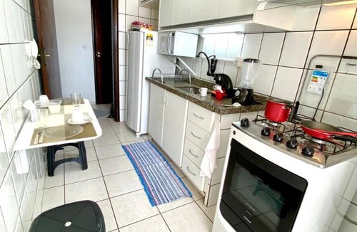 Centro Apartment | Apto aconchegante no centro perto do Shopping com 2 Quartos Casal ArCond WiFi 400M HomeOffice Cozinha Maq Lavar e Garagem em Dourados
