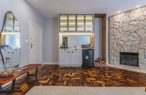 Alto Apartment | Apto bem equipado c WiFi,lareira e boa localização