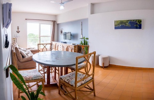 Downtown Ubatuba Apartment | Apto Caiçara vista mar e perto de tudo