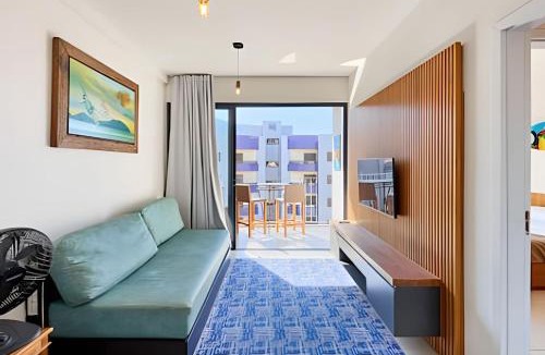Umuarama Apartment | Apto central. Roupas de cama, Wi-Fi, A/C e piscina