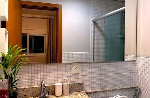 Fundinho Apartment | Apto Centro, 2Q, Ar, Wi-Fi, 2 Vagas de Garagem