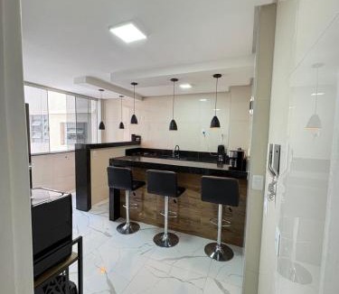 Central Sector Apartment | Apto com garagem e ar