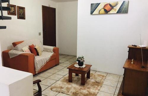Vila Iara Apartment | Apto Duplex confortável a apenas 2 km do Capivari