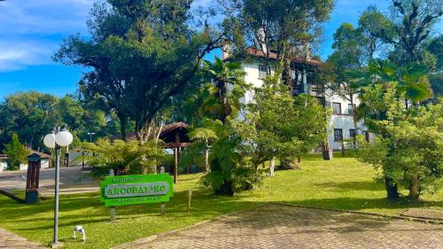 Floresta Apartment | Apto duplex em Gramado com churrasqueira