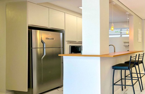 Boqueirao Apartment | Apto estiloso e climatizado com wi-fi a beira mar