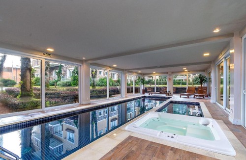 Carniel Apartment | Apto Impecável com piscina aquecida e jacuzzi