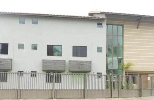 Pouso Alegre Buraquinho Bed & Breakfast | Apto INTEIRO em Vilas do Atlântico, a 50m da praia