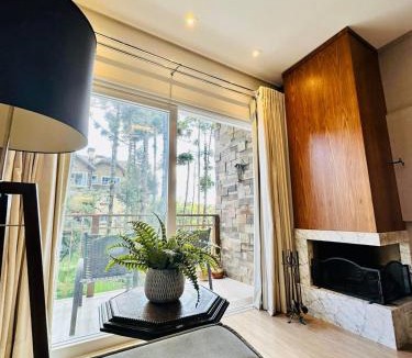 Gramado Apartment | Apto LINDO com lareira, piscina aquecida e jacuzzi