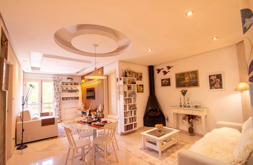 Capivari Apartment | Apto no Coração do Capivari e Perto de Tudo!