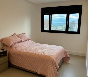 Torres Apartment | Apto praia de Torres, 3 suítes! Ótima localização!