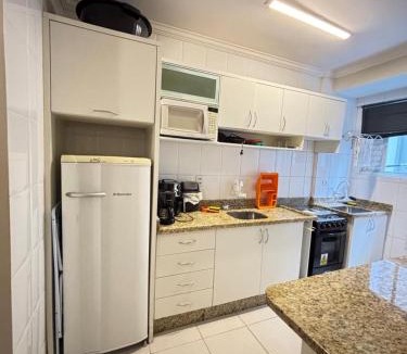 Andorinha Apartment | Apto proximo ao mar rua 224 Meia Praia