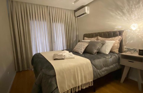 Velha Apartment | Apto todo climatizado a 5min da Vila Germânica, 3 quartos mais um quarto conjugado, berço e garagem