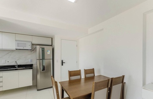 Ilheus Apartment | Aptos completos em em prédio a 400m da praia - PZO